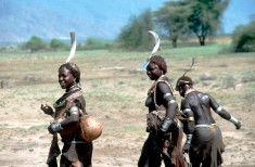 Femmes Hamer. Février 1996. Près du lac Stéphanie (Chew Bahir). Vallée Omo. Ethiopie.